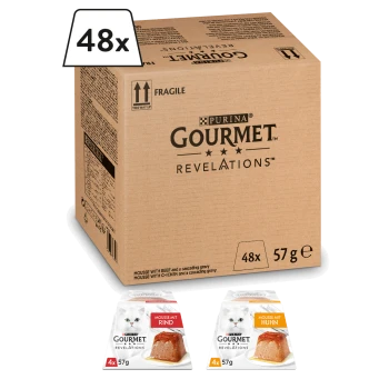 Pappkarton mit Purina Gourmet Revelations Haustierfutter, enthält 48 Packungen mit 57g Mousse mit Rind und Huhn, beschriftet mit "Zerbrechlich."
