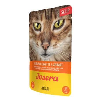 Verpackung für Katzenfuttersuppe mit einer Nahaufnahme des Gesichts einer Katze, beschriftet mit "Soup" und "Huhn mit Karotte & Spinat" sowie "Josera."