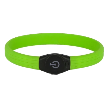 Grünes Silikon-LED-Halsband für Haustiere mit schwarzem Verschluss, der ein weißes Einschaltsymbol und einen Knopf zeigt.
