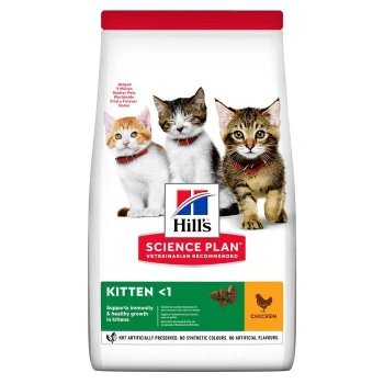 Hill's Science Plan Kittenfutterbeutel mit drei Kätzchen auf der Vorderseite, mit Text, der Unterstützung für Immunität und gesundes Wachstum hervorhebt.