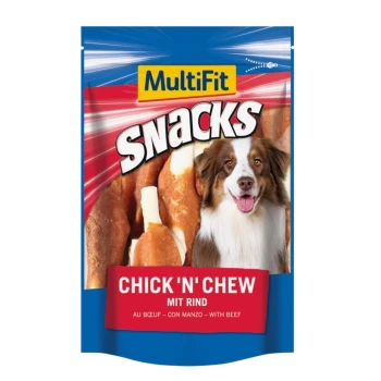 Un paquet de friandises pour animaux de compagnie coloré avec un chien souriant, étiqueté "MultiFit Snacks Chick 'N' Chew mit Rind" avec du bœuf.