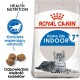 Torba z jedzeniem dla kotów Royal Canin Home Life Indoor 7+ z szarym kotem tabby, z tekstem podkreślającym zdrową dietę i rozmiar krokietów.