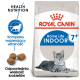 Torba z jedzeniem dla kotów Royal Canin Home Life Indoor 7+ z szarym kotem tabby, z tekstem podkreślającym zdrową dietę i rozmiar krokietów.