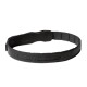 Schwarzes ADAPTIL-Halsband für Hunde, mit einem flexiblen, verstellbaren Band, auf dem der Markenname eingeprägt ist.