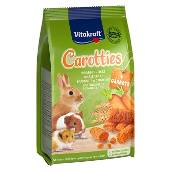 Bâtonnets à grignoter Vitakraft Carotties pour rongeurs, avec un lapin et un cochon d'Inde sur l'emballage, avec une étiquette 'Sans sucre ajouté'.