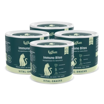 Vier KatKare Immuno Bites‑Dosen mit grünen Etiketten, Katzensilhouette und dem Schriftzug 'Vital‑Snacks'.