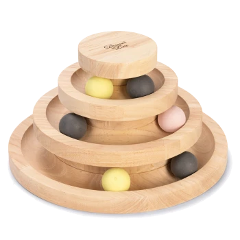 Holz-Haustierpuzzle-Spielzeug mit vier kreisförmigen Schichten und bunten Bällen (gelb, pink, schwarz), entworfen für interaktives Spielen.