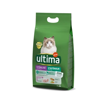 Sac vert de nourriture pour chats Ultima pour chats stérilisés d'intérieur, présentant un chat blanc sur le devant, étiqueté "Dinde" et "3 kg."
