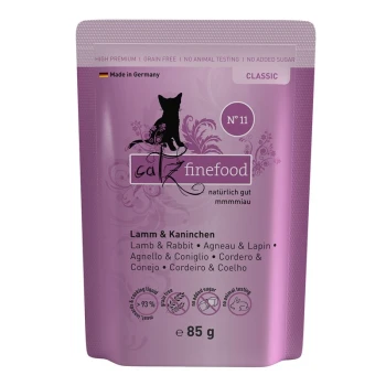 Torebka karmy dla kotów z jagnięciną i królikiem oznaczona "Catz Finefood", bez zbóż, bez dodatku cukru, wyprodukowana w Niemczech.