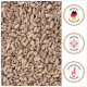 Nahaufnahme von geschälten Sonnenblumenkernen mit deutschen Textabzeichen „Made in Germany“, „Ganzjährig füttern“ und „Aus hochwertigen Rohstoffen“.