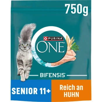 Purina ONE Bifensis Katzenfutterbeutel für Senioren, 750g, mit einer flauschigen grauen Katze, mit dem Text "SENIOR 11+" und "Reich an Huhn."
