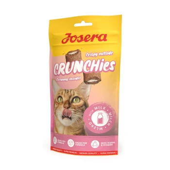Josera Crunchies Katzensnacks Verpackung mit einer Katze, die sich die Lippen leckt, außen knusprig, innen cremig, Milch, getreidefrei, zuckerfrei, Taurin & Vitamine.