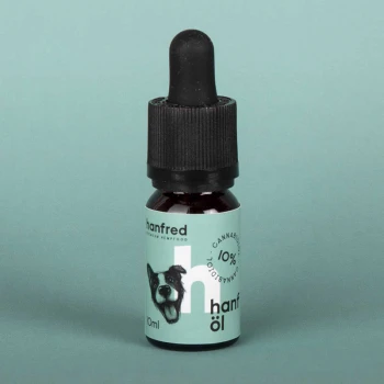 Hanfaromaöl 10% 10 ml Flasche mit Hanföl für Hunde, beschriftet mit "hanfred" und einer lächelnden Hundillustration, mit den Angaben "10% Cannabidiol" und "10ml".