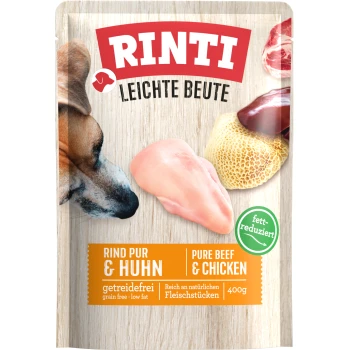Hundfutterverpackung mit einer Nahaufnahme des Gesichts eines Hundes, mit dem Text "Rinti Leichte Beute", "Rind pur & Huhn" und "getreidefrei."