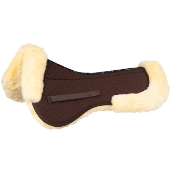 Braune, gesteppten Sattelunterlage mit einem flauschigen, cremefarbenen Fleecebesatz, mit einem Riemen zur sicheren Befestigung.