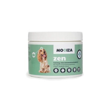 Ein Behälter mit Mooiza Zen, einem beruhigenden Ergänzungsmittel für Hunde, mit einem glücklichen Hund auf dem Etikett und Text, der seine Vorteile hervorhebt.