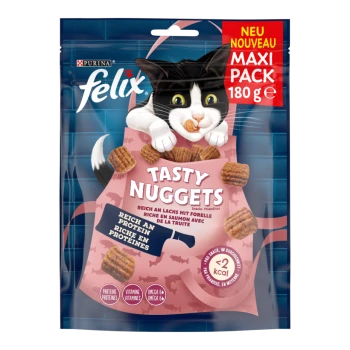 Bunte Felix Tasty Nuggets Katzenleckerliverpackung mit einer verspielten Katze, die Lachs, Forelle, Protein, Vitamine und 180g Maxi-Pack hervorhebt.