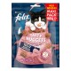 Bunte Felix Tasty Nuggets Katzenleckerliverpackung mit einer verspielten Katze, die Lachs, Forelle, Protein, Vitamine und 180g Maxi-Pack hervorhebt.