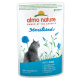 Emballage de nourriture humide pour chats adultes stérilisés avec une illustration de chat gris, étiqueté "avec de la morue" et "almo nature."