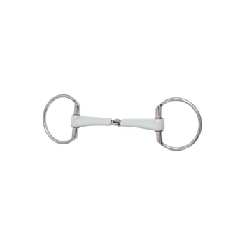 Ein weißes Pferdegebiss mit Edelstahlringen und einem gelenkigen Mundstück, vor einem schlichten Hintergrund präsentiert.