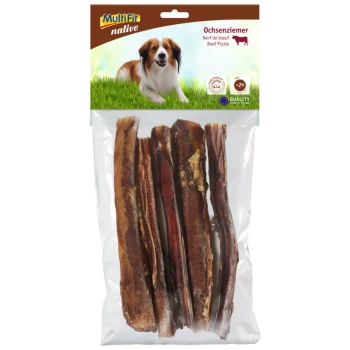Friandises pour chiens en pizzle de boeuf dans un emballage plastique transparent, étiqueté "Multifit native," avec le texte "Ochsenziemer" et "Beef Pizzle."