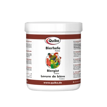 Behälter mit Quiko Bierhefe (Bierhefe) Proteinergänzung für Haustiere, mit bunten Vögeln auf dem Etikett und mehrsprachigem Text.