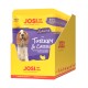 JosiDog Mini Adult Nassfutter für Hunde mit Pute und Karotte in Sauce, 84 % Fleisch und tierische Nebenerzeugnisse, gelbe und lila Verpackung.