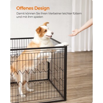 Ein Hund in einem schwarzen Drahtgehege greift nach einer Hand. Der Text sagt 'Offenes Design', das einfaches Füttern und Spielen hervorhebt.