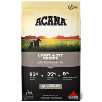 ACANA Light & Fit hondenvoer zak met een zonsondergang achtergrond, met verse kip, 65% dierlijke ingrediënten en geen kunstmatige toevoegingen.