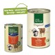 Zwei Dosen Real Nature Haustierfutter, eine mit der Aufschrift 'Erwachsene' mit Truthahn und Lamm, und die andere mit einem neuen Design, das sagt 'Neues Design - gleiche Qualität!'