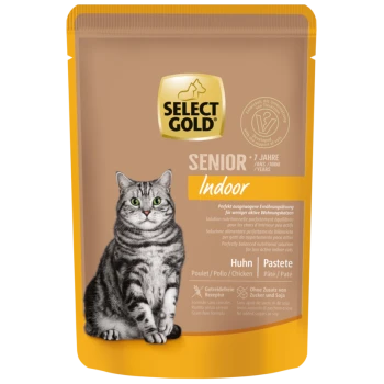 Select Gold Senior Indoor Katzenfutterbeutel mit einer grau getigerten Katze, Hühnerpastete, getreidefrei, ohne Zuckerzusatz oder Soja.