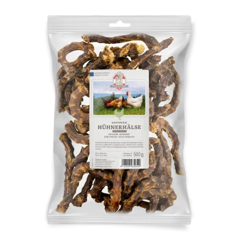 Eine durchsichtige Tüte mit knusprigen Hühnerhälse, beschriftet mit "Knusprige Hühnerhälse," mit "100% Huhn - getrocknet" und "Single Protein," 500g.