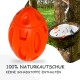 Helle orangefarbene Gummispielzeug für Haustiere mit strukturierter Oberfläche, beschriftet mit "100% NATURKAUTSCHUK, KEINE SCHADSTOFFE ENTHALTEN", vor einem natürlichen Hintergrund.