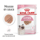 Mousse pour chatons Royal Canin en sauce, 85g x 12, présentant un chat et une texture tendre pour les dents de bébé, étiqueté "Jusqu'à 12 mois."