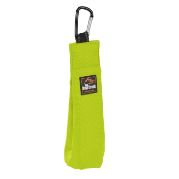 Felgroene hondenafvalzak dispenser met een karabijnhaak, met een Dogs Creek-logo.