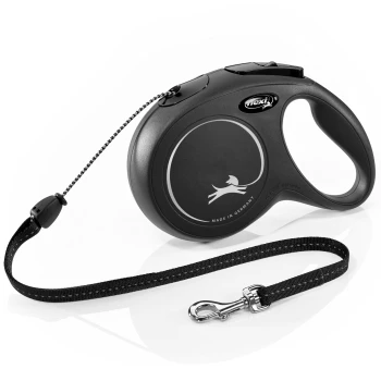 Een zwarte oprolbare hondenriem met een comfortabele grip, met een zilveren logo van een hond in beweging en de tekst 'MADE IN GERMANY.'