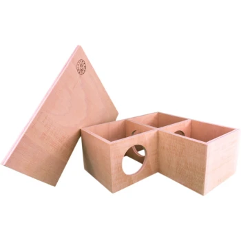 Holzspielzeugkiste für Haustiere mit abnehmbarem Deckel, mit zwei Fächern und runden Öffnungen für Haustiere zum Erkunden.