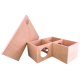 Holzspielzeugkiste für Haustiere mit abnehmbarem Deckel, mit zwei Fächern und runden Öffnungen für Haustiere zum Erkunden.