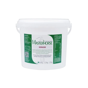 Weißer Eimer mit der Aufschrift "MasterHorse SENIOR", der ein komplettes Vitamin- und Mineralstoffpräparat für ältere Pferde enthält, mit Nährstoffdetails an der Seite.