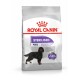 Royal Canin Sterilised Hundefutterbeutel, beschriftet mit "MAXI" für Hunde von 26-44 lbs, behauptet, das ideale Gewicht mit -14 % Kalorien zu halten.
