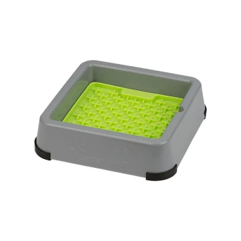 LickiMat Keeper Mini, eine graue Futtermatte für Haustiere mit einer strukturierten grünen Oberfläche, die zum Verteilen von Futter entworfen wurde und langsames Essen fördert.