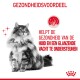 Een pluizige kat zit elegant met rode accenten; tekst luidt "Gezondheidsvoordeel" en "Helpt de gezondheid van de huid."