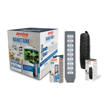 Amtra Nanotank 60 LED-Systemverpackung mit einem Aquarienlicht, Filter und zusätzlichen Produkten auf einem weißen Hintergrund präsentiert.