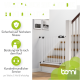 Ein weißes Sicherheitstor, das am Fuß einer Treppe in einem modernen Zuhause installiert ist, mit Text, der die Qualität und den Kundenservice von Bomi bewirbt.