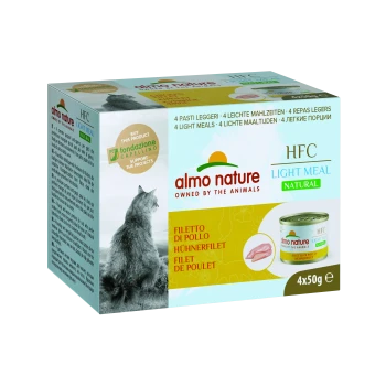 Verpackung des Almo Nature HFC Light Meal Naturkatzenfutters, mit einer Katzen-Silhouette, mit Text, der '4 leichte Mahlzeiten' und 'filetto di pollo' angibt.