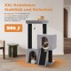 XXL-Katzenbaum mit Stabilitäts- und Sicherheitsmerkmalen, mit zwei spielenden Katzen, einer 2 cm breiten Basis und 11 cm dicken Kratzpfosten.