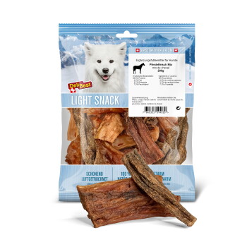Beutel Deli Best LIGHT SNACK Hundesnacks, 200g Pferdefleisch-Mix; weißer, lächelnder Hund auf blauem Berg-Motiv der Verpackung.