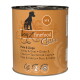 Eine Dose Hundefutter mit dem Etikett 'dogz finefood Classic', das eine Silhouette eines Hundes zeigt, mit dem Geschmack 'Truthahn & Ziege' in mehreren Sprachen.