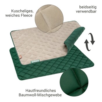 Umkehrbare Tiermatte mit weichem Fleece auf einer Seite und Baumwollmischung auf der anderen, gestepptes Design und grüne Kanten.