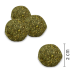 Vier grüne Kräuterbälle, jeder mit einem Durchmesser von 2 cm, auf einem weißen Hintergrund präsentiert.